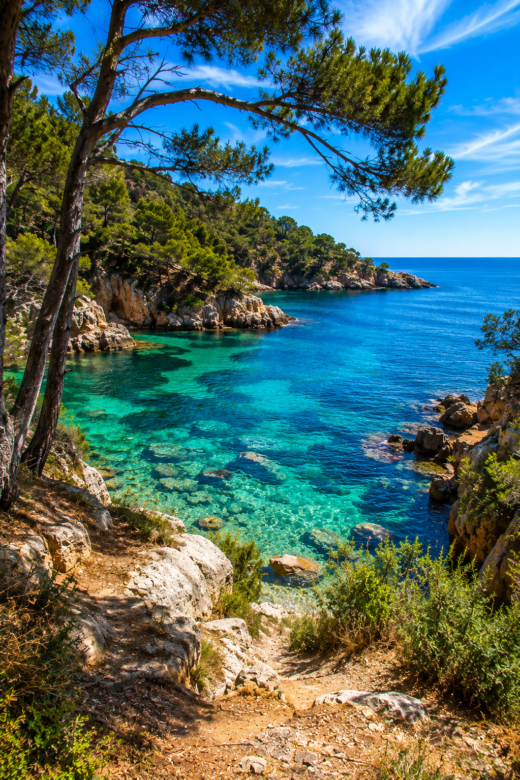 CALANQUES Cachées
