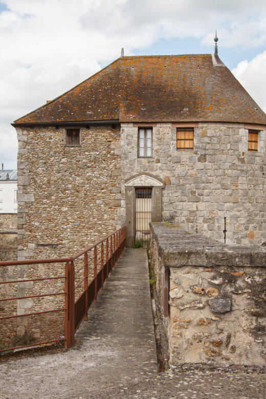 DOURDAN